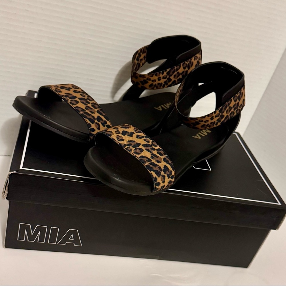 Mia brand sandlals. Leopard print Size 8.5 brand new in box.